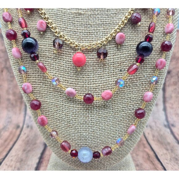 Pretty Gold Tone Multi Strand Beaded Shades of Pink Boho Necklace 19" Layered - Picture 7 of 9